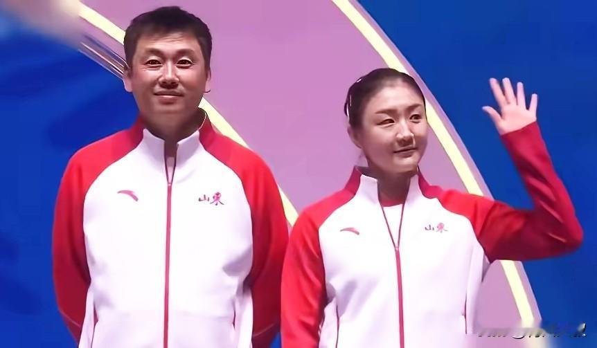 这次教练竞聘，最让我意外的是2个人！
一个是陈梦教练吴颢。
他原来是山东省队教练