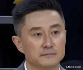新疆籍教练杜锋执教广东十几年，获得了四个总冠军，近期杜锋也算到了压力最大的时候。