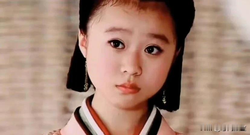 哇，美呆了！
《美人心计》中的小可爱张嫣也长大了，
五官完全等比例放大，
十足的