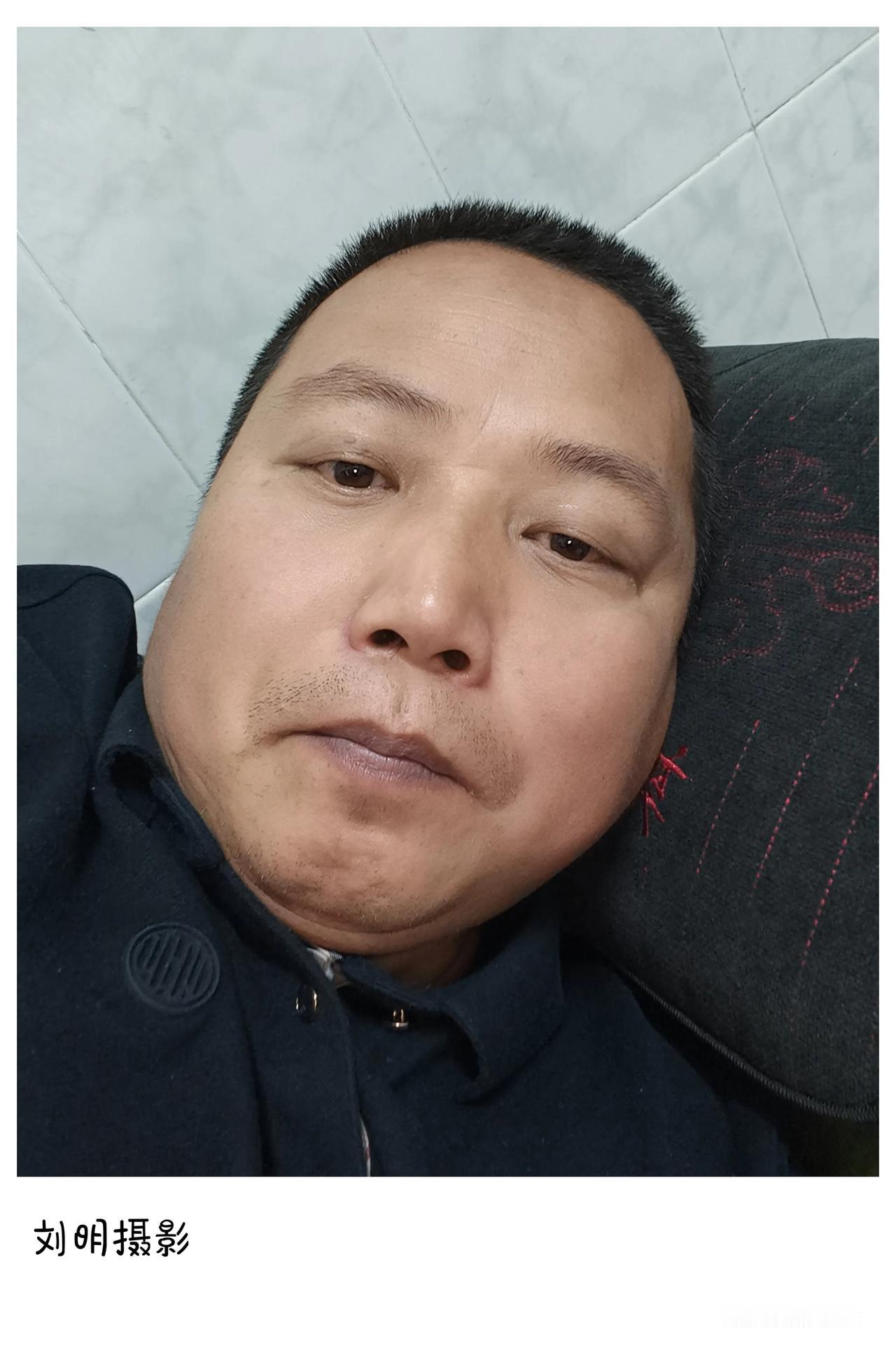 夜又深了，躺在病房里窄窄的陪护床上，永顺县人民医院的走廊依旧泛着灰白的光。遥想昨