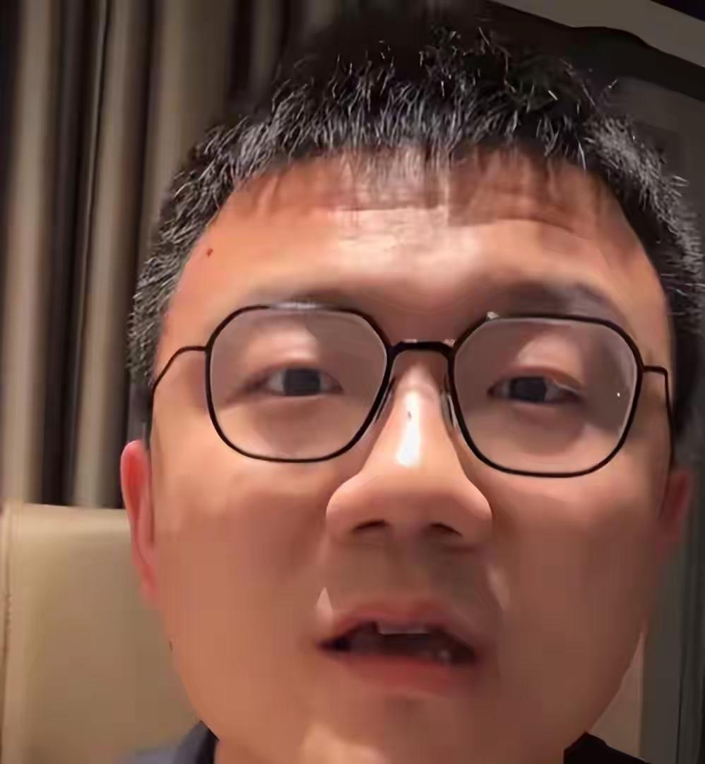 为什么马欣彤有底气阴阳胖东来？

这就要从马欣彤的成长经历来看了，他有阴阳胖东来
