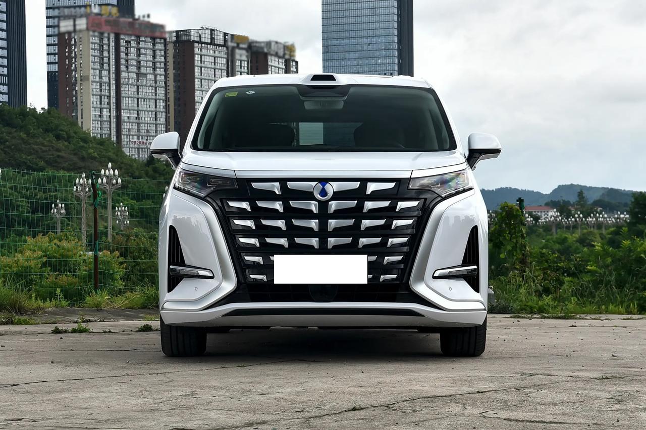 腾势D9 DM 2026款 闪充豪华型把门槛压到32.98万元，对新用户当然是好