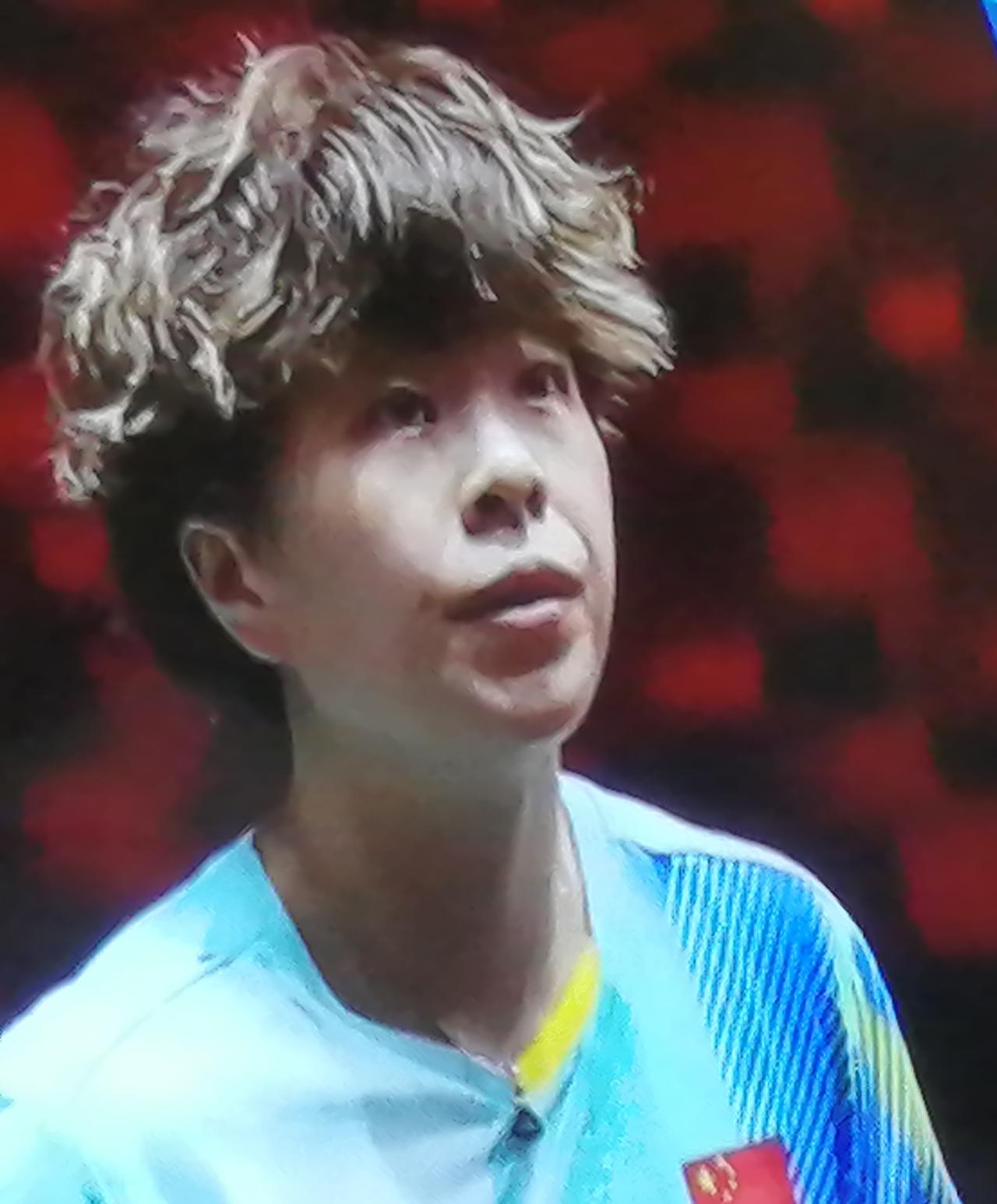 之前的担心化为乌有。曾经低迷的她状态回升。3:1战胜伊藤美诚。

老队员不忘初心