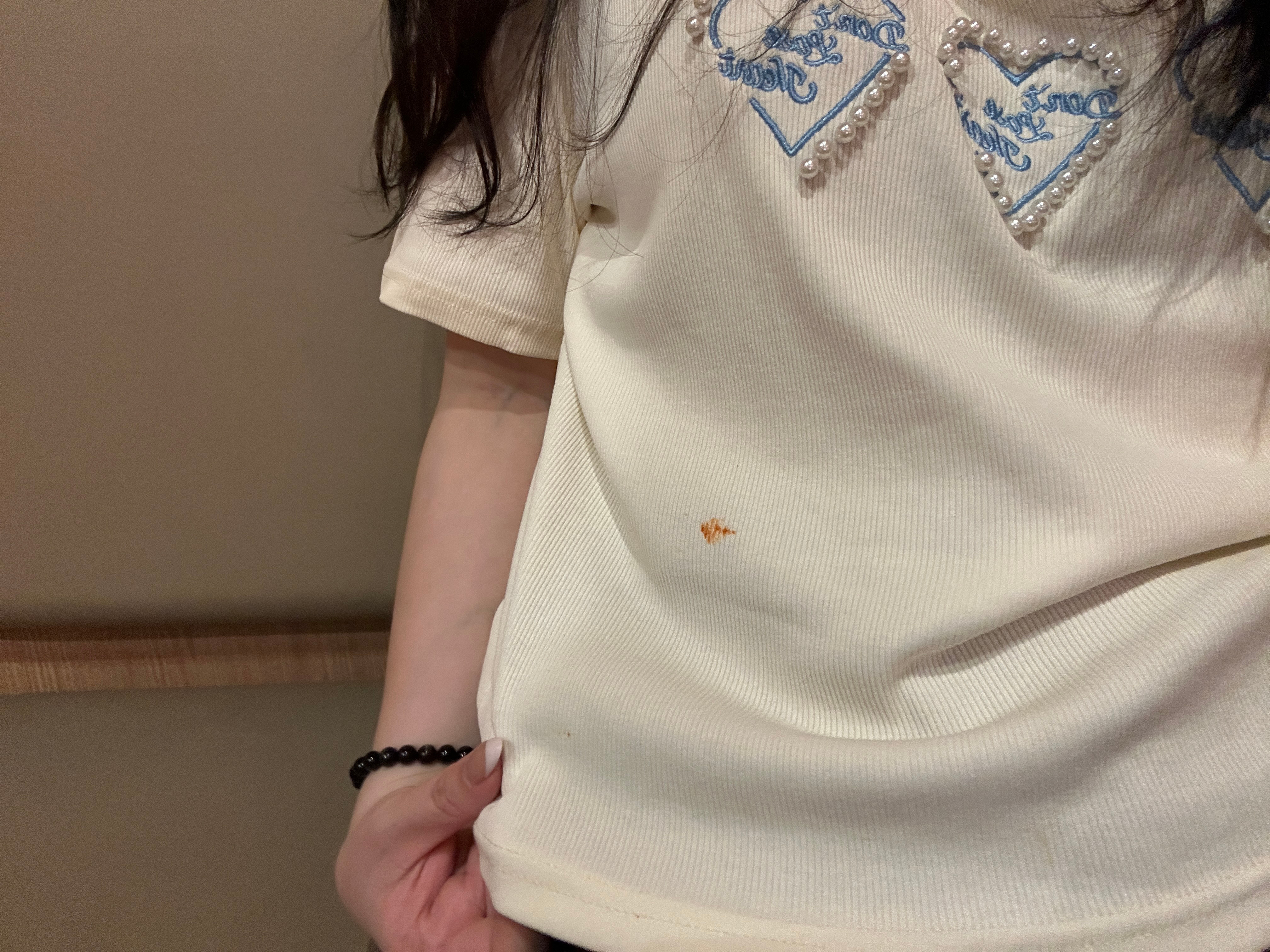 白衣服必中招 习惯了[鲜花] ​​​