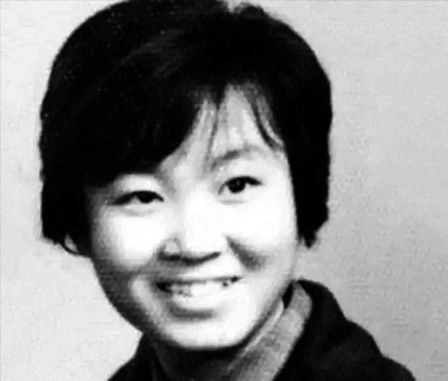 1974年​云南西双版纳雨夜，21岁上海女​知青​朱梅华出门​如厕后就此失踪，上