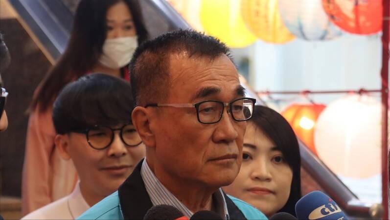 李四川近日抛出强硬表态，直言"台湾前途由台湾2300万人民说了算"。
"2300