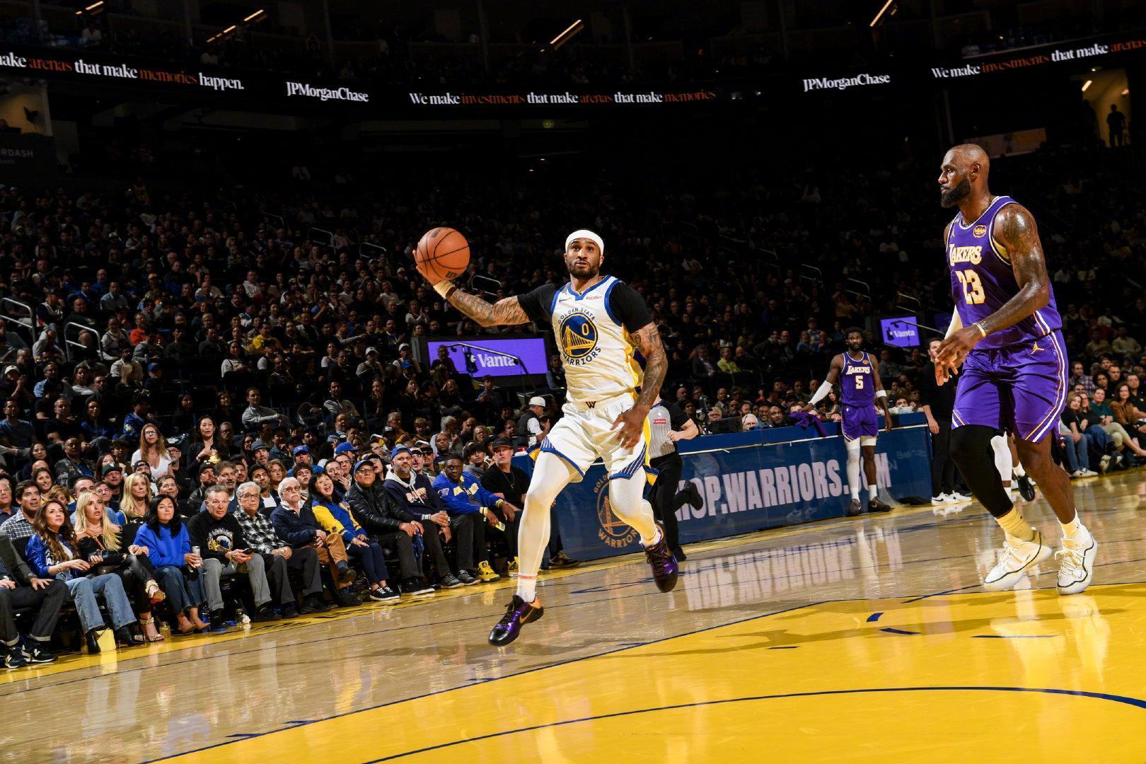 第三节结束，勇士73:82湖人；波奇姆斯基17分，斯宾塞10分，佩顿二世10分。