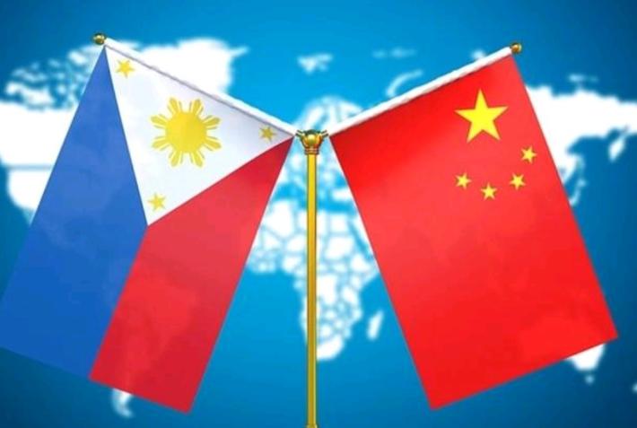 针对菲律宾国防部长的相关言行，中方采取了罕见的冷处理方式：未提供援助、未发慰问电