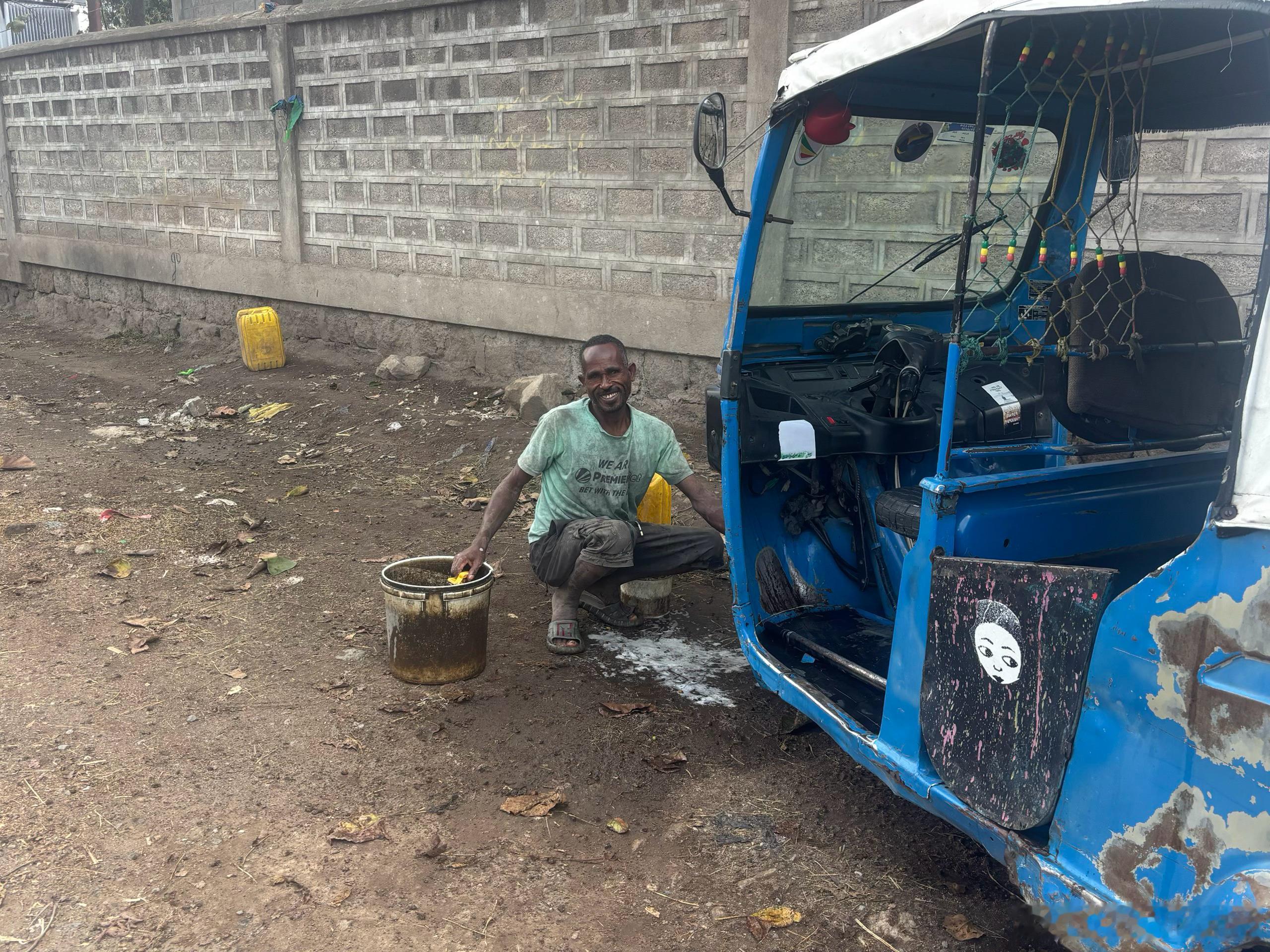 埃塞俄比亚历险记 40      乐观的黑人大哥非洲是很落后，但是，却没有我们想
