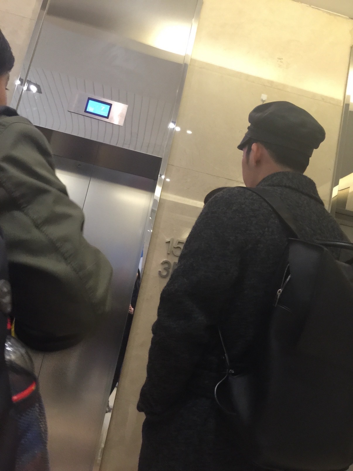 井柏然办签证的时候还不知道将要面对什么[泪奔]13年偶遇井柏然为花少办签证13年