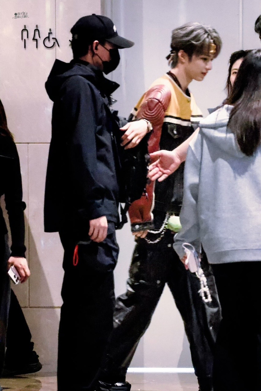 刘耀文连轴转路透，好帅！ 