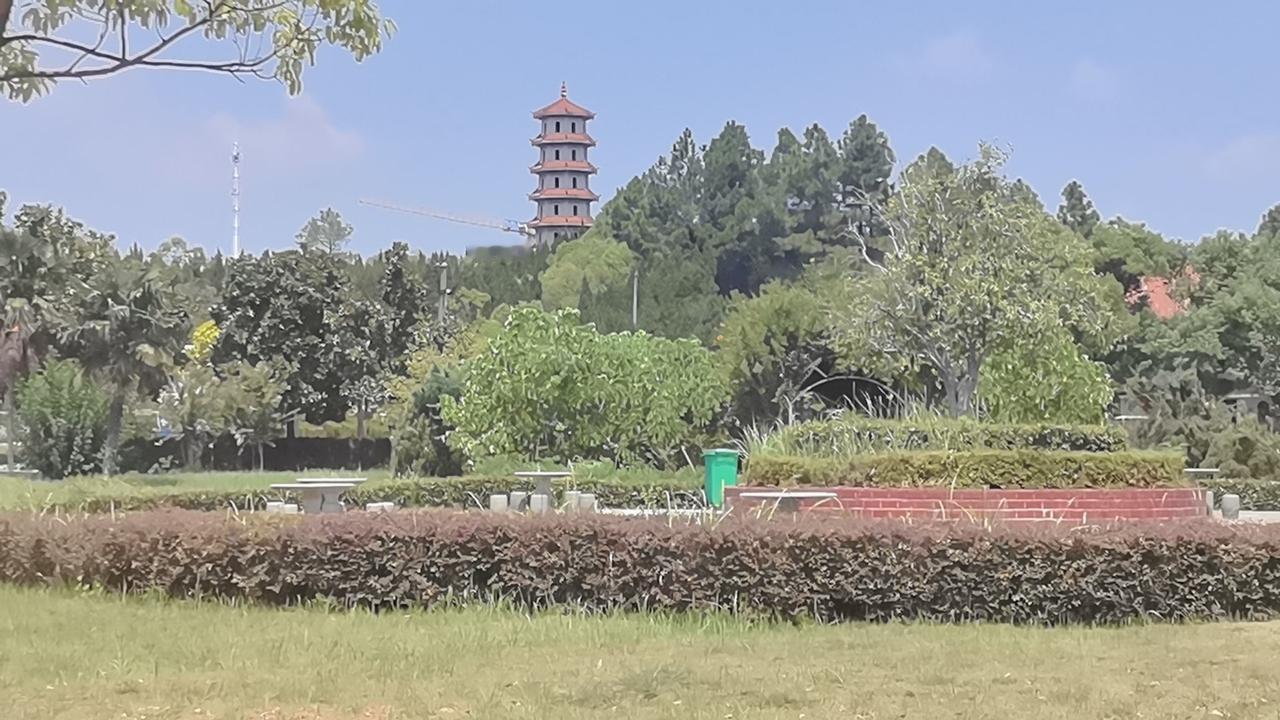 现在好了，拉遗体、火化、存放骨灰这些基础活儿，全都归公家管，还是公益性质，基本不