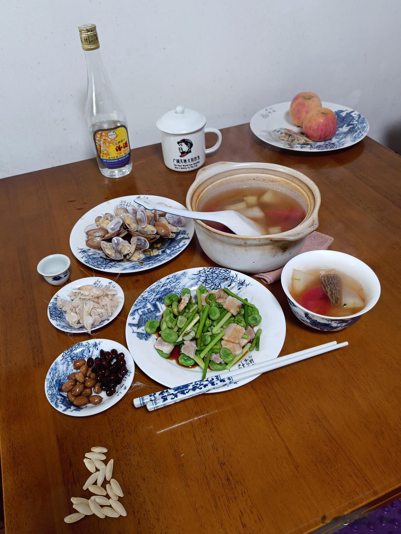 73岁的单身老男人有点小激动，不是股票赚钱，股票已经套的有点深了，暂且放下躺平。