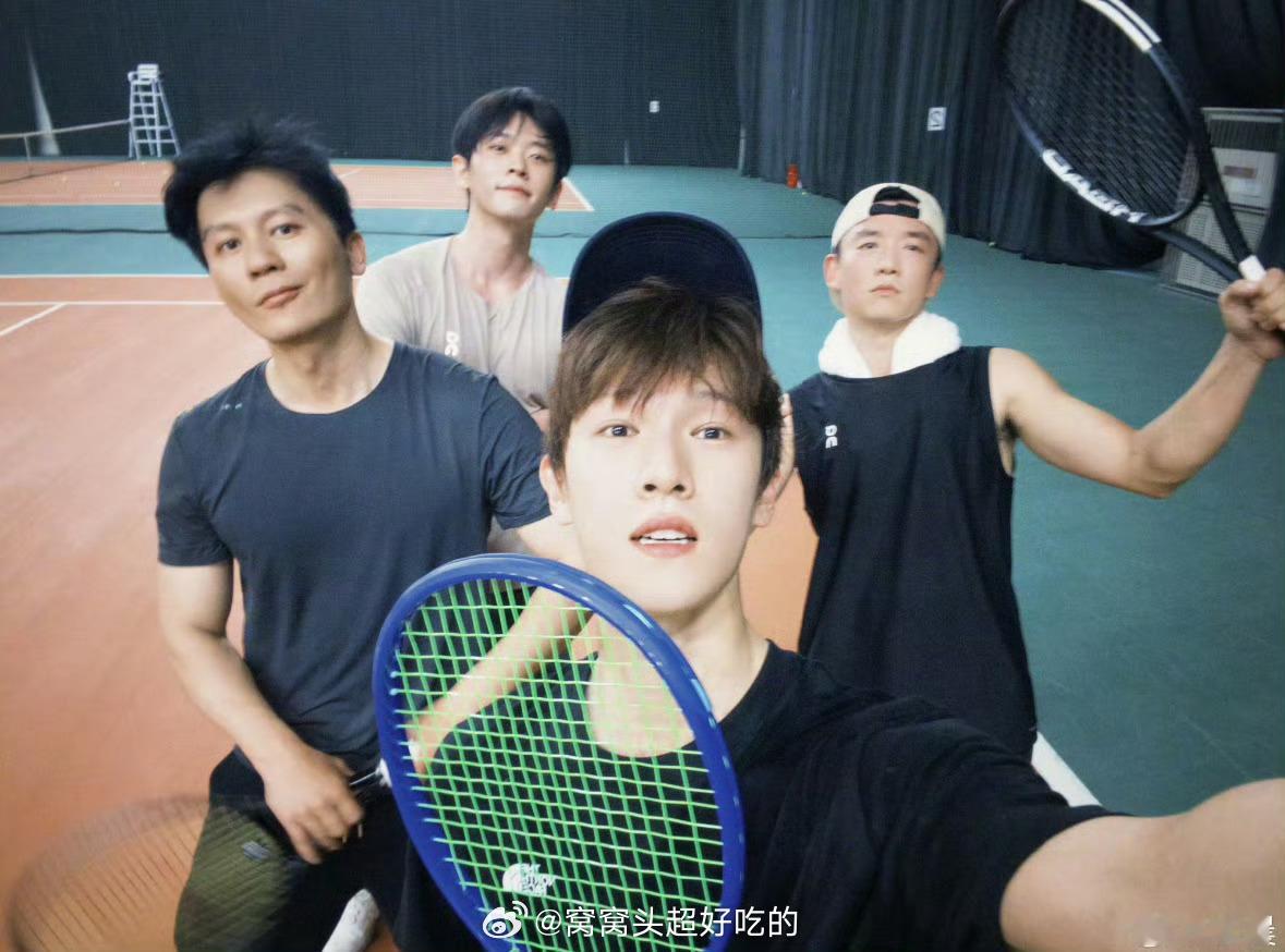 李昀锐 丞磊和李晨郑恺一起打篮球了跑男这个同框可以的