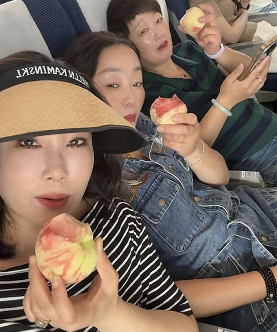 厉妈带着厉怀远二姨小姨回家了
在安徽的这几天可把厉妈和2位小姨忙坏了，去安徽之前
