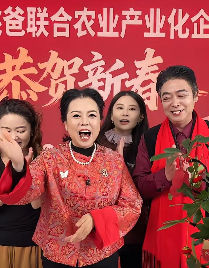 支持张献春作证绝非“捧英雄”一一论调过于片面苛刻

有人认为，支持曾为杜粉的张献