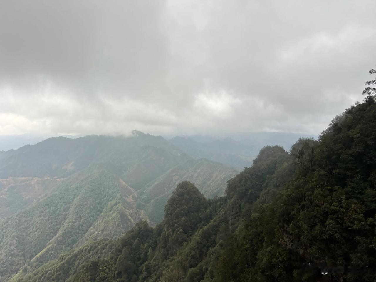 金秀盘王界·大瑶山

金秀盘王界，是莲花山景区的一部份，海拔在1200米左右，主