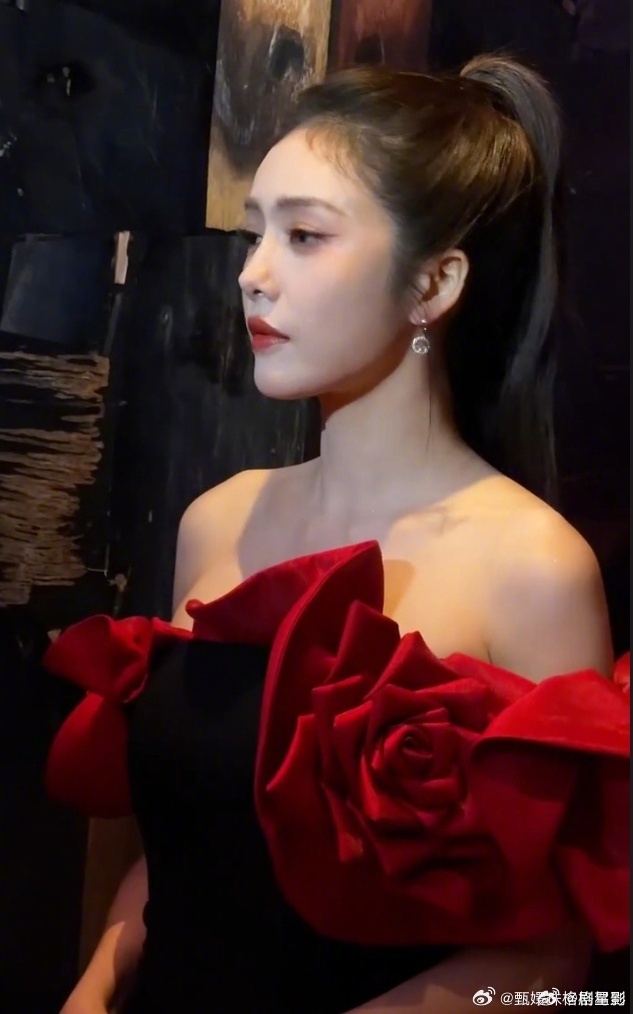 蔡文静姐一天妹一天蔡文静美貌不费吹灰之力是谁还没被蔡文静的反差感拿捏！姐感和妹感