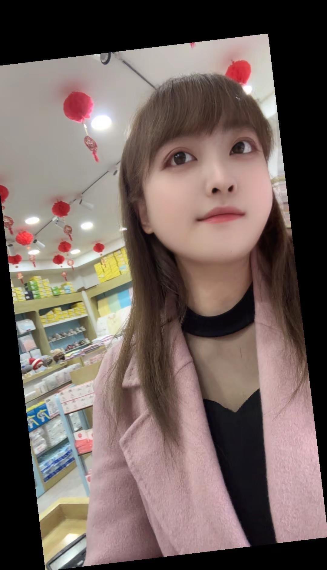 因为一个人而喜欢一座城不解释不争论，情绪稳定，活的就是个心态