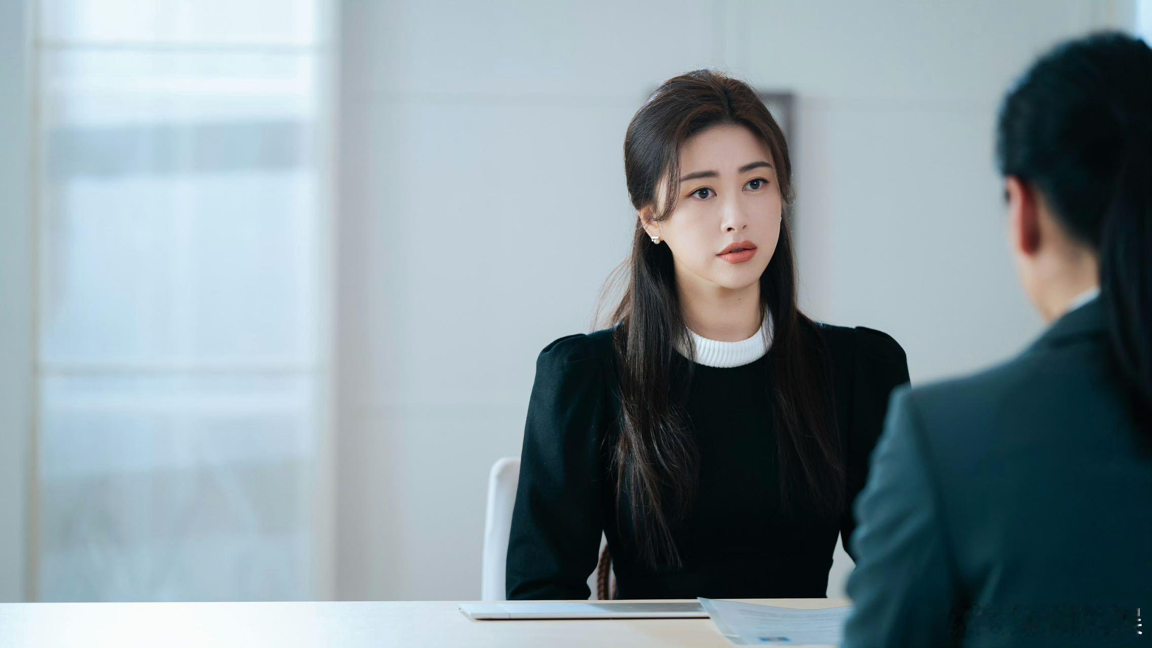 上次被酒店服务员美到还是宋慧乔20年了又爱上当服务生的女主时光走过二十年，观众的