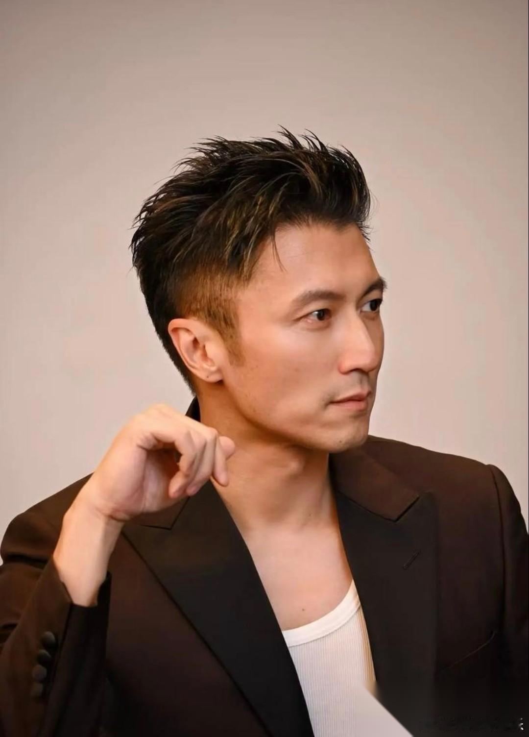 今天刷到了谢霆锋说的一句话，他说： “我的人生宗旨很简单，如果你想要得到一样你没