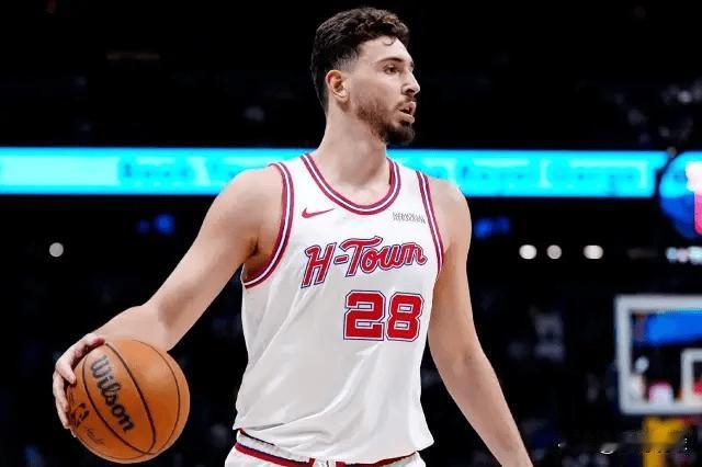 申京身上有2个宝贵的技术特点都是火箭需要的，所以不会交易他。
1.运控和组织串联