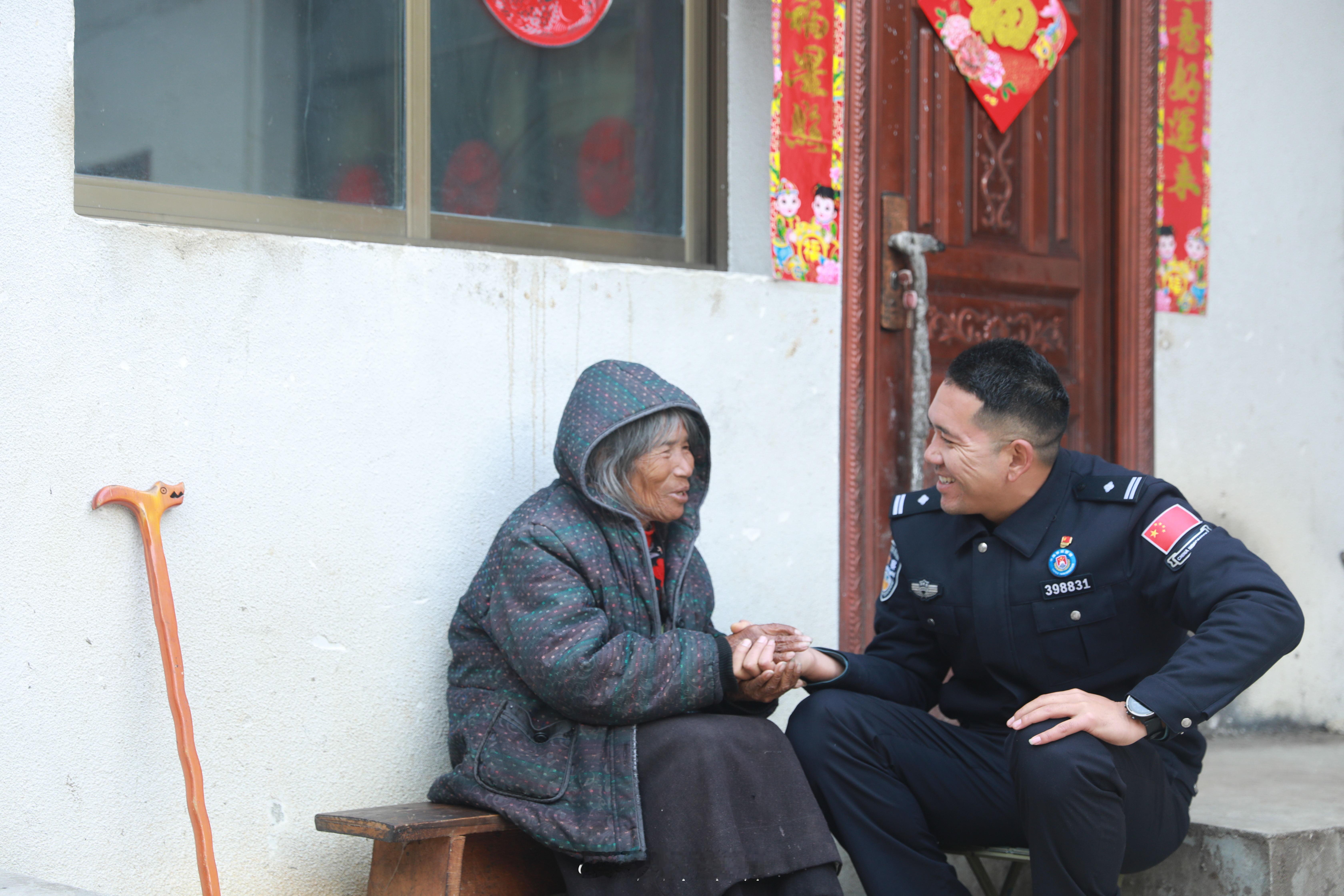 秘境新生光影无界走进秘境，光影流转，打破边界。光与景交融，遇见一场焕然一新的视觉