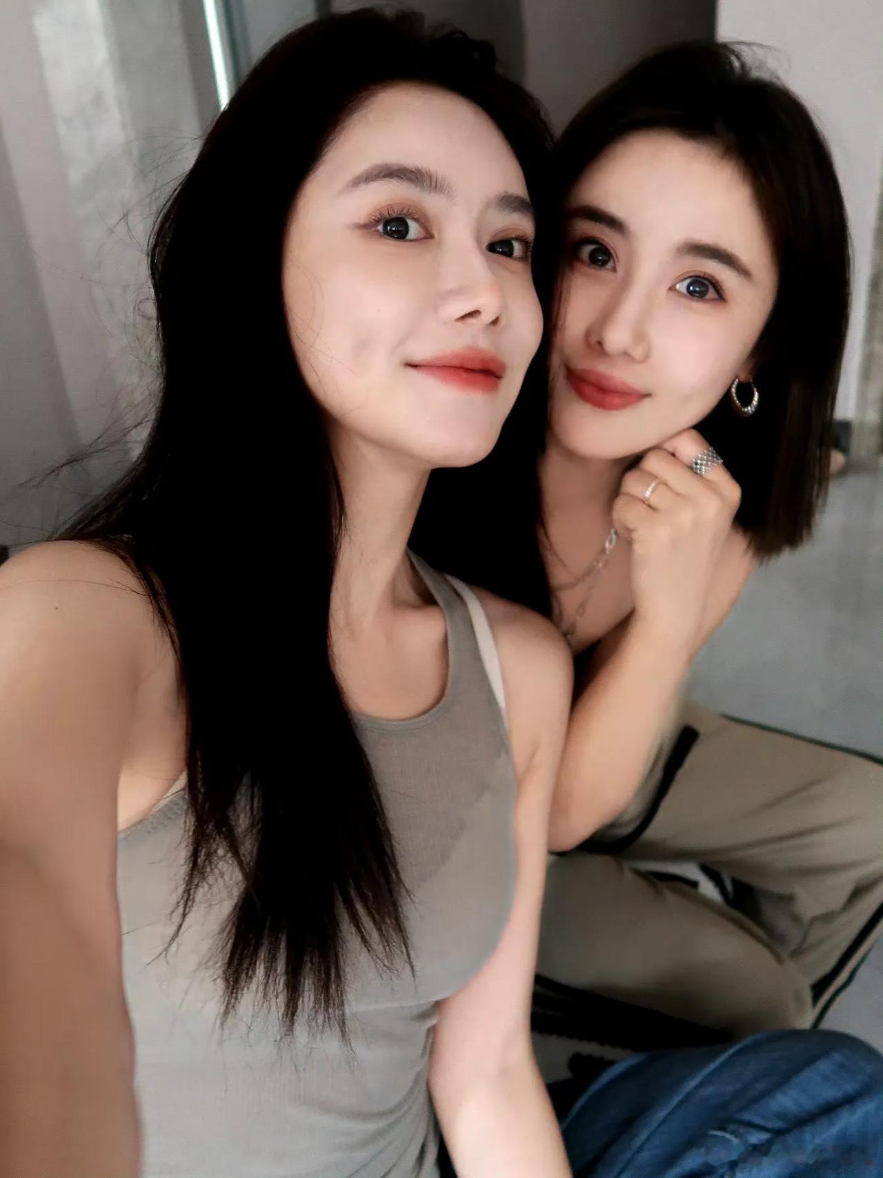 成年人不做选择，两个我都要[爱慕]
#美娜# #说TA# #娱乐# #八卦手册#