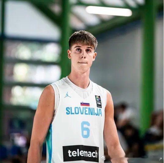 Stefan Joksimovic(2008-201cm-SG)对阵拉脱维亚U1