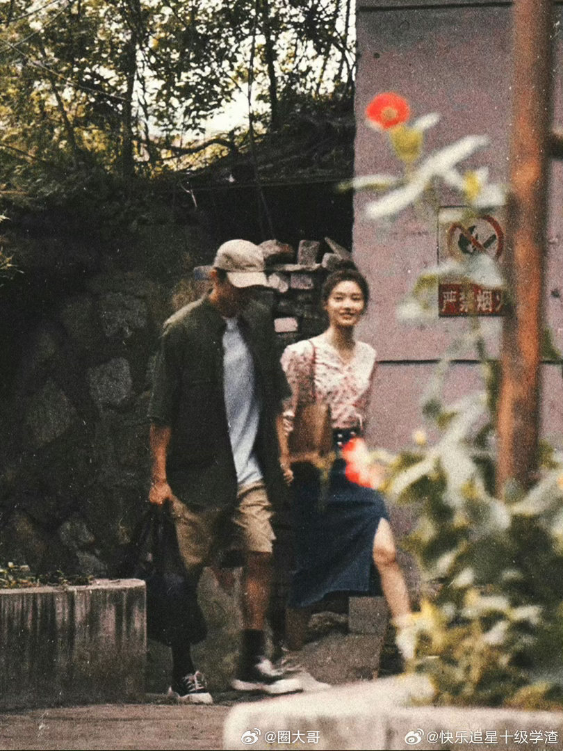 曝明川有知夏女主换徐若晗黄景瑜新剧《明川有知夏》女主又换了。从金晨到王玉雯再到孙