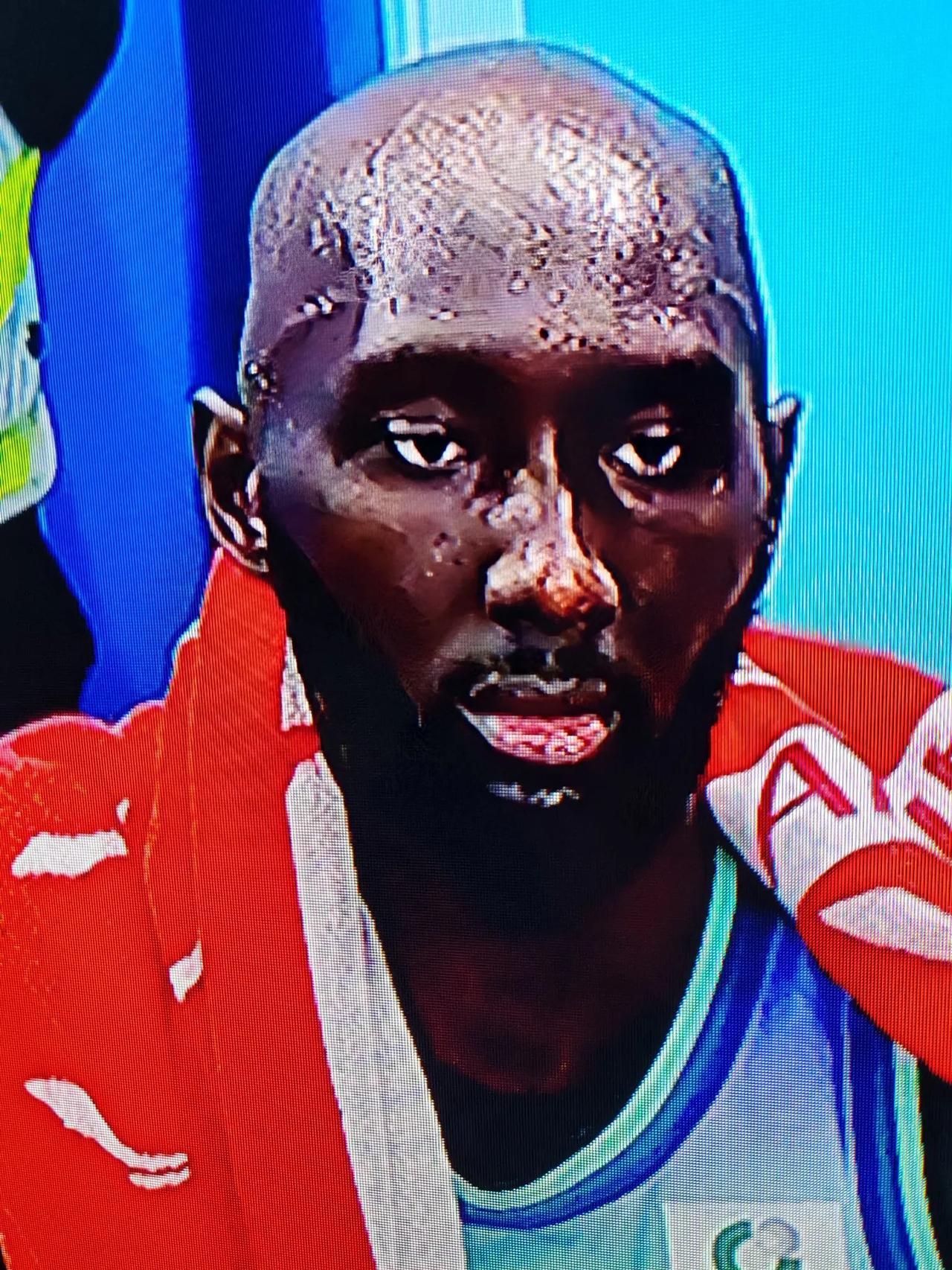 今晚（周日）7点35分，CBA常规赛第22轮有六场比赛，央视体育频道将转播北京与