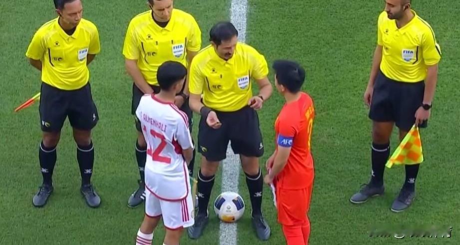 U23亚洲杯
中国—阿联酋开始了，中国队加油！
门将李昊首发了，其他首发阵容没有