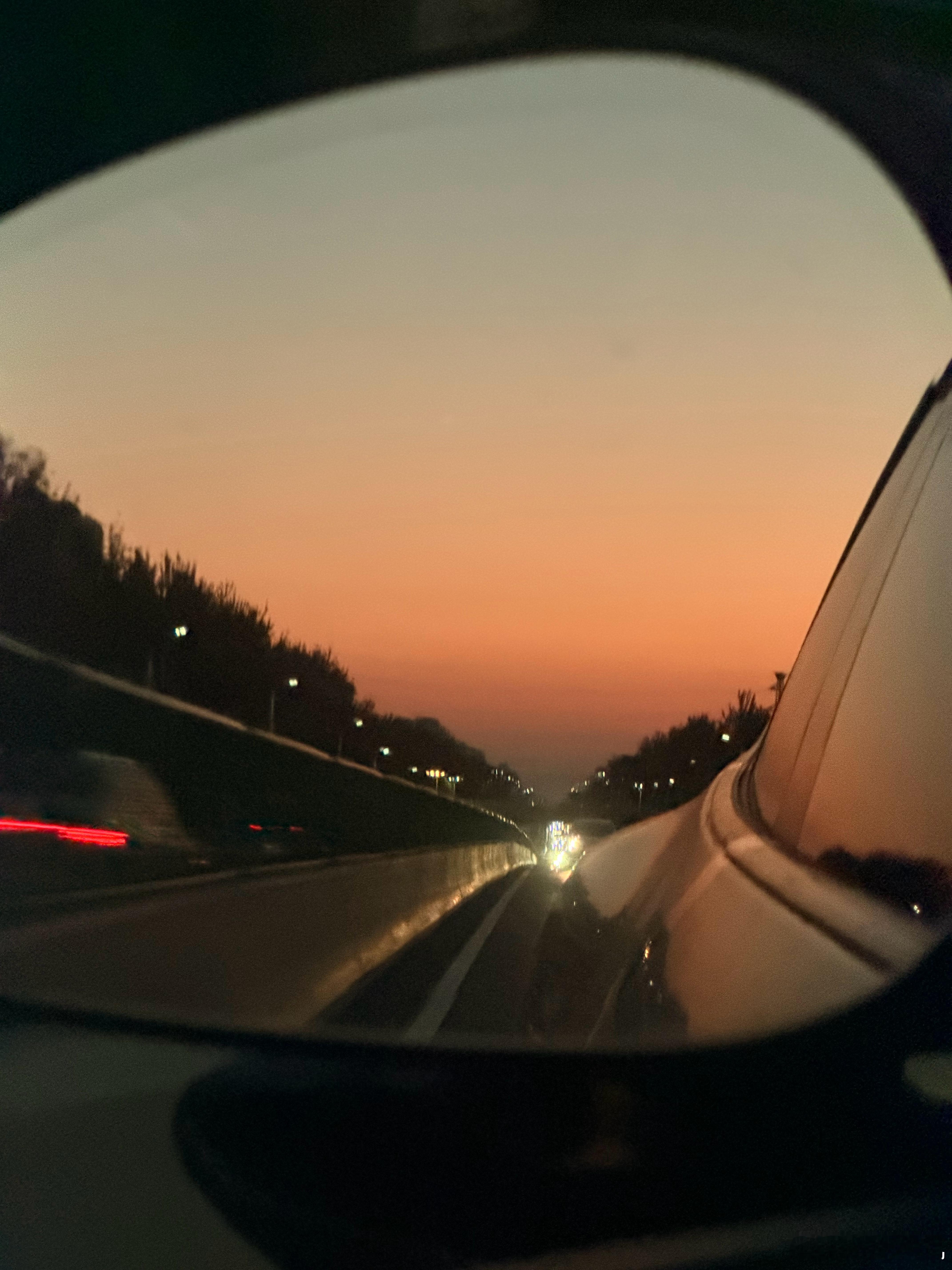 T1战胜TES像极了我们普通人生，永远只差一点。这次是真的晚安了，LPL。 ​​