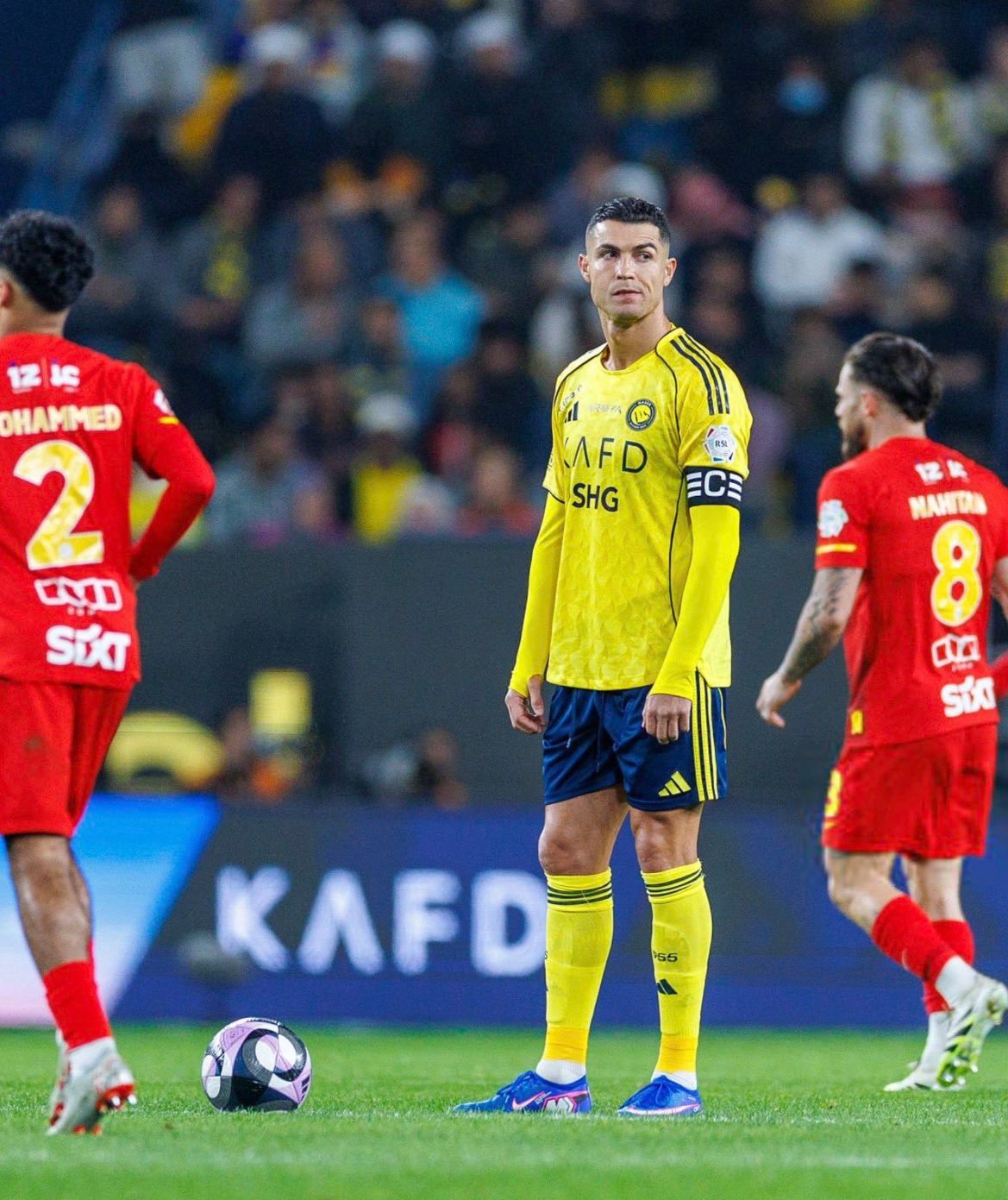 C罗c罗生涯958球C罗连续25个自然年取得进球利雅得胜利1比2卡迪西亚 🚨C