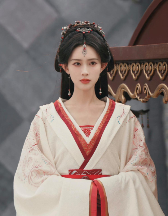 直到看了孟子义主演的《百花杀》，才发现袁咏仪的预言有多准。十年前袁咏仪就指出她"