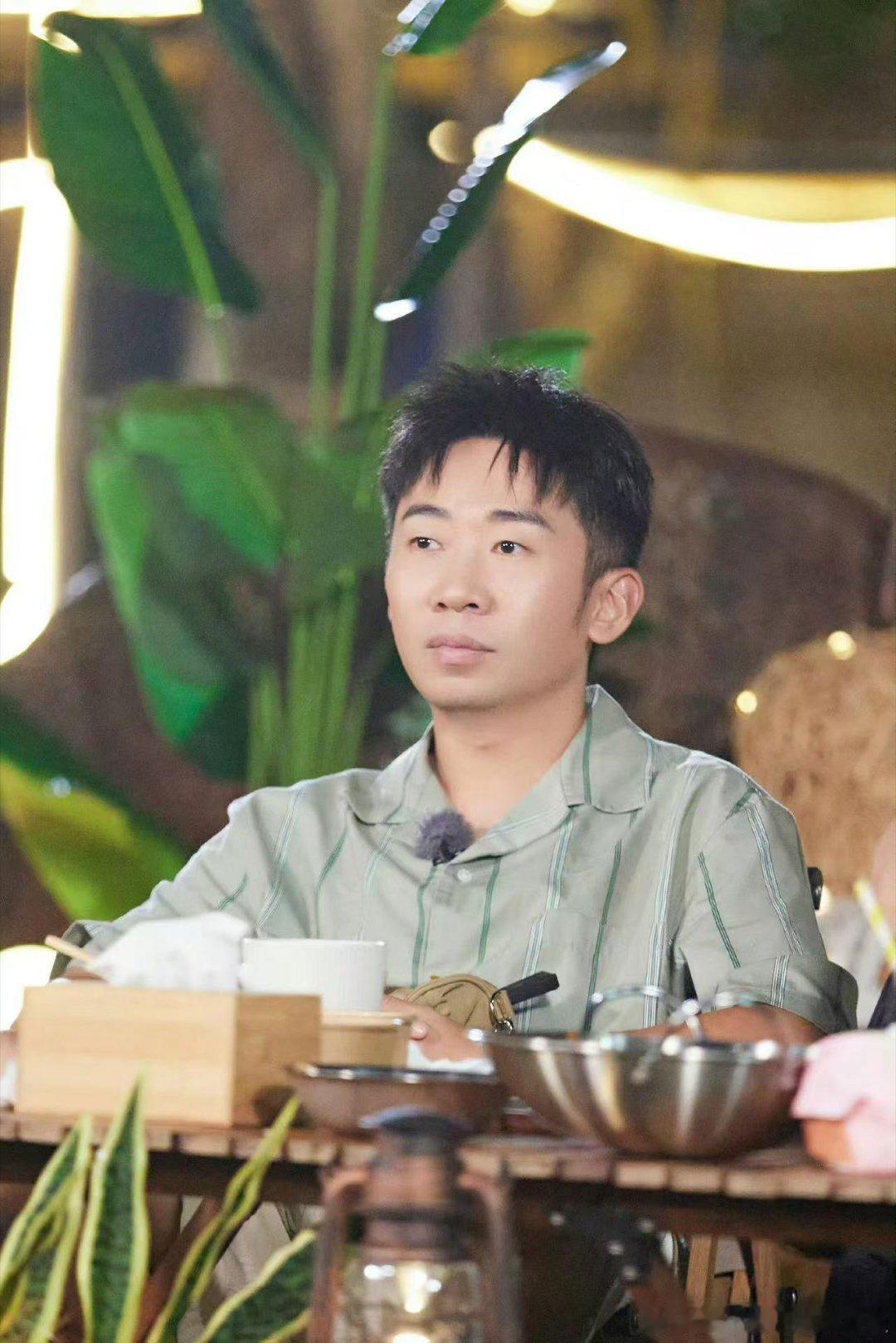 我和建模怪的区别belike杨迪精致建模感离普通人太远，杨迪才是现实真实范本。没