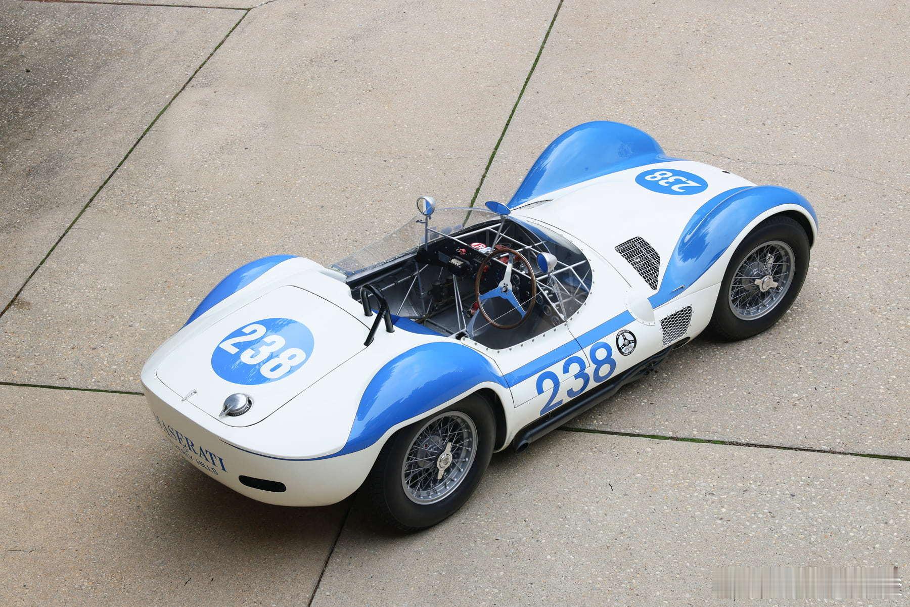 1959 年玛莎拉蒂 Tipo 61 Birdcage 现身圆石滩拍卖，最终 4