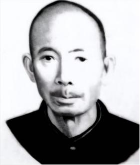 1976年，一位老人在北京军事博物馆参观时，他趁附近没人就想摸一下文物，工作人员