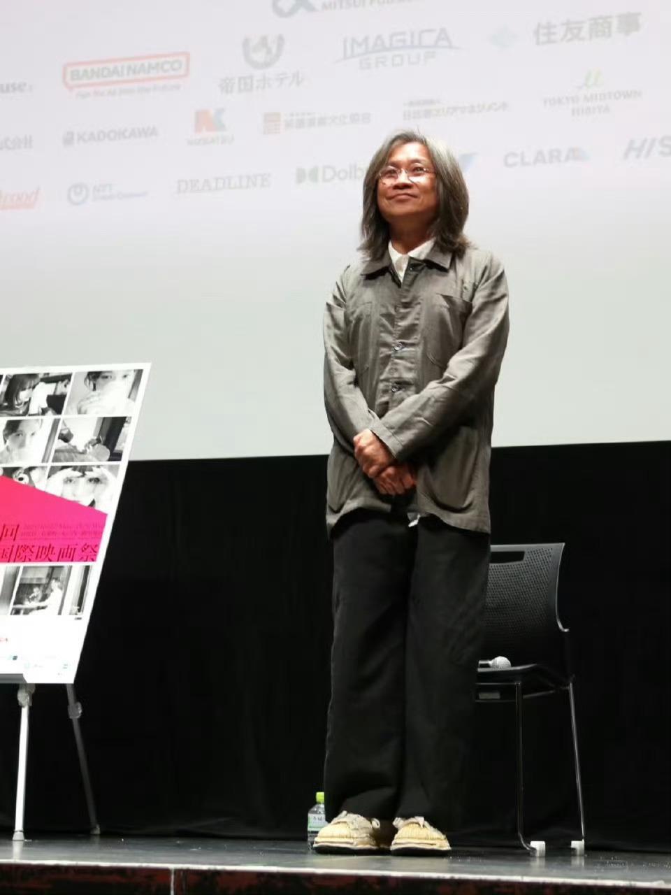 陈可辛为了躲突然冲出来的🐶出了车祸，还好人没有受伤