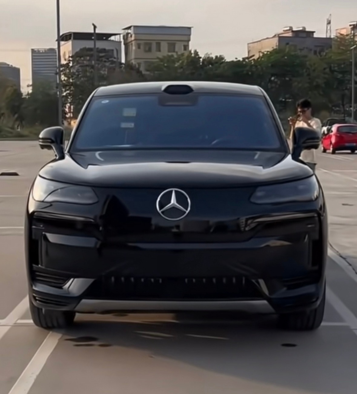 腾势：啊，这奔驰SUV也太霸气太高级了吧！ ​​​