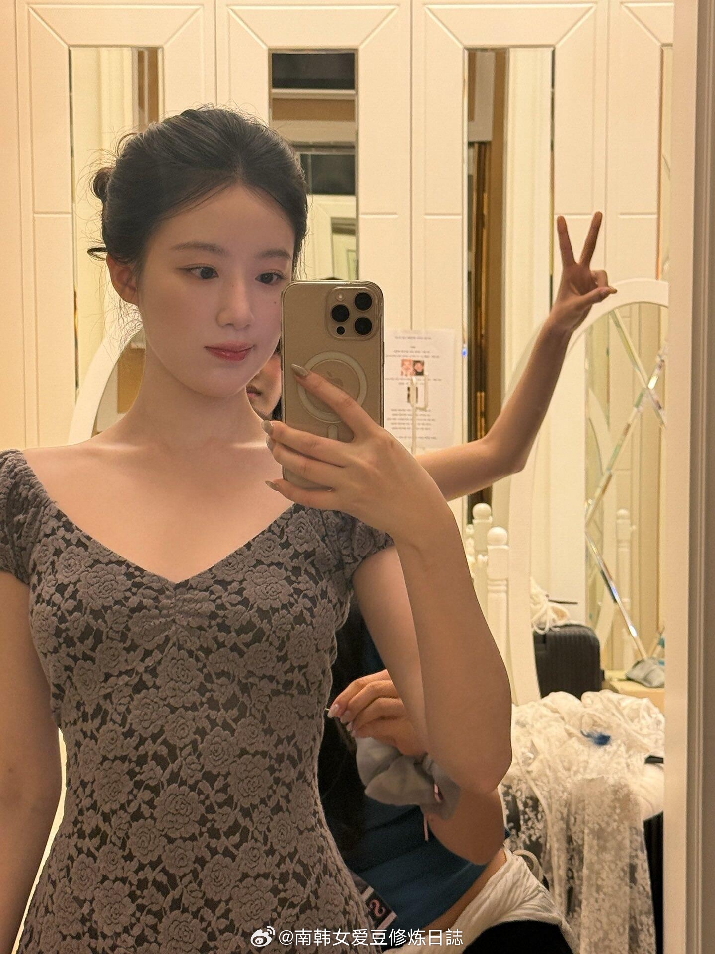 叶舒华 IG更新[许愿星]第一张好小妈喔 ​  ​​​