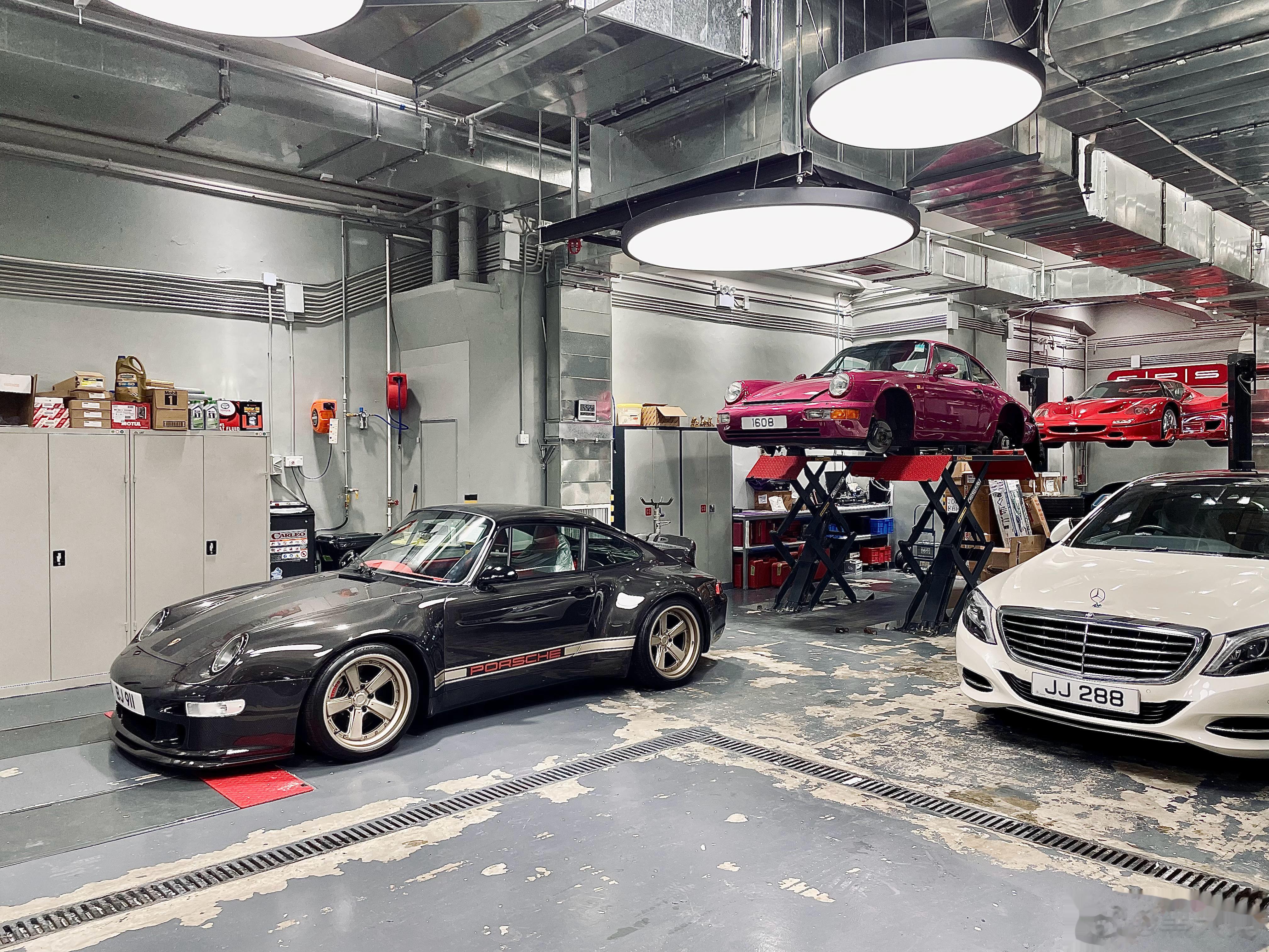 964 CarreraRS Rubystar和GuntherWerks 400R