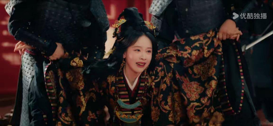 陈都灵脸长这样画技咋那样翘楚 短剧感 女娲用心打造的高颜值脸蛋，偏偏搭配零基础画