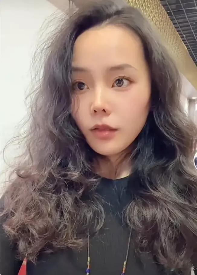 这理挑的是不是太离谱吧?明知道许敏不是自己的亲婆婆了，还嫉妒指责许敏，无理由挑这