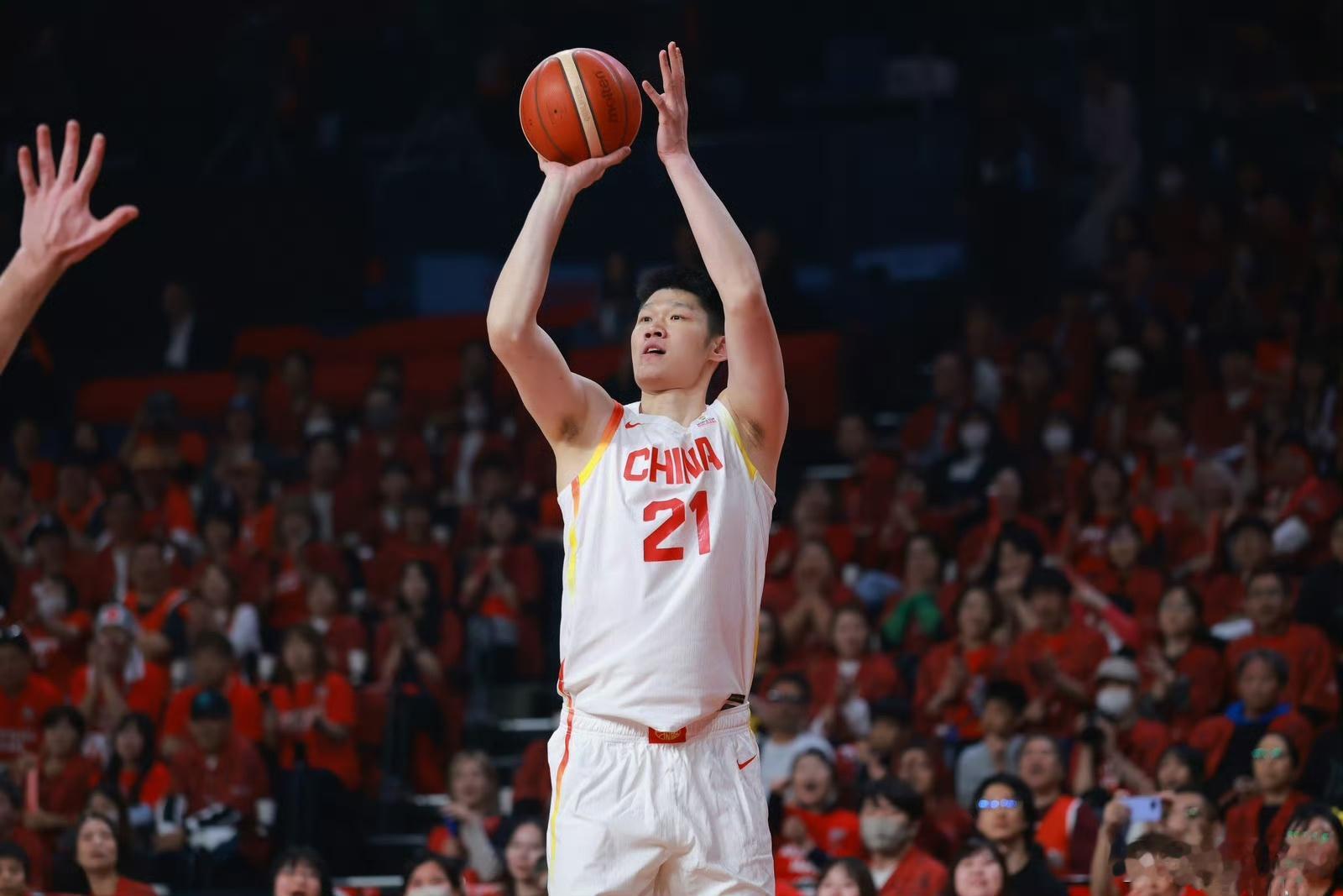 大秋20+12！中国男篮客场87比80逆转日本！这场胜利来得真不容易，珍惜吧！中