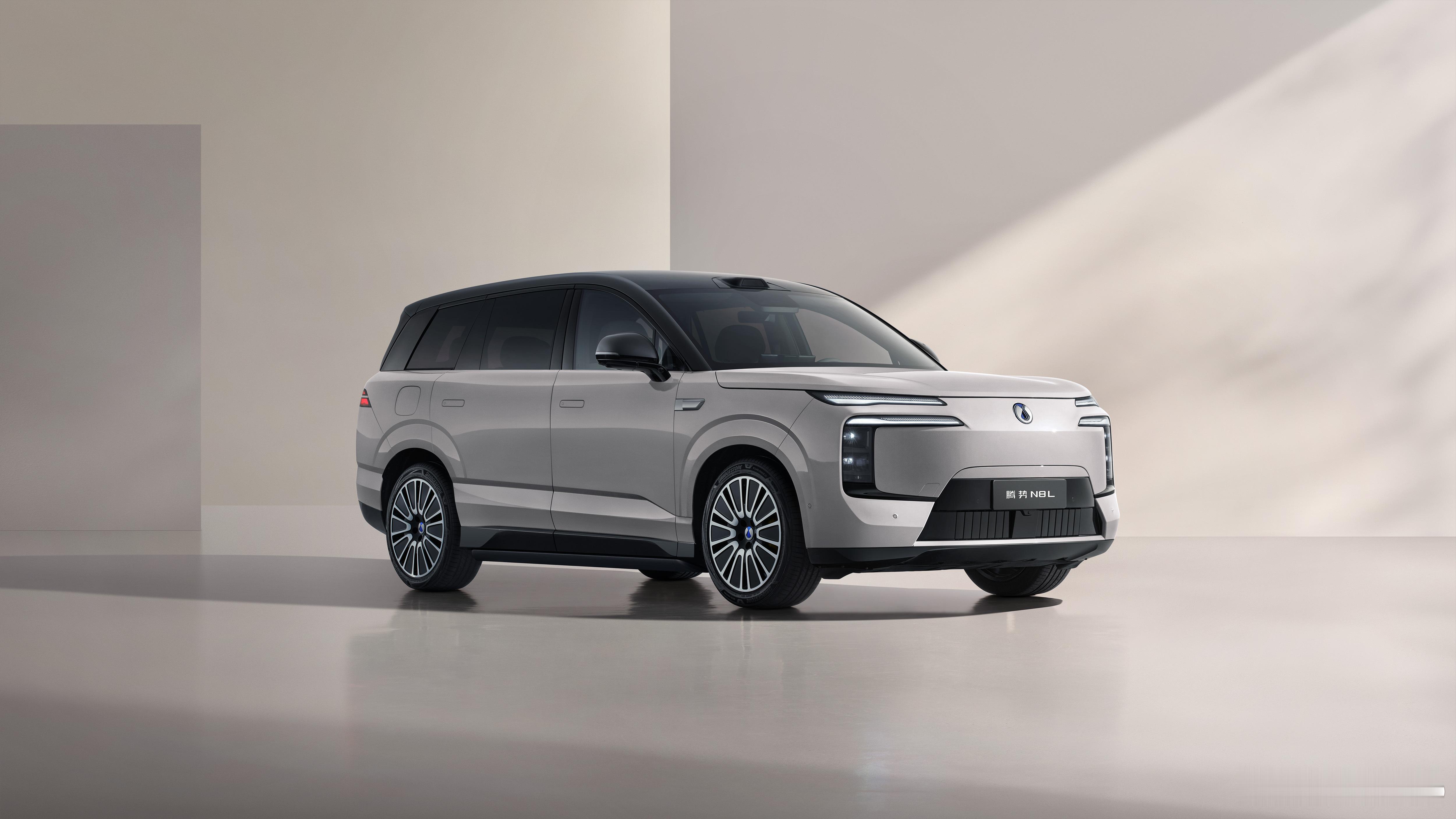 带二代刀片电池和闪充技术的N8L也来啦！腾势N8L闪充版今天正式开启预售，这款大