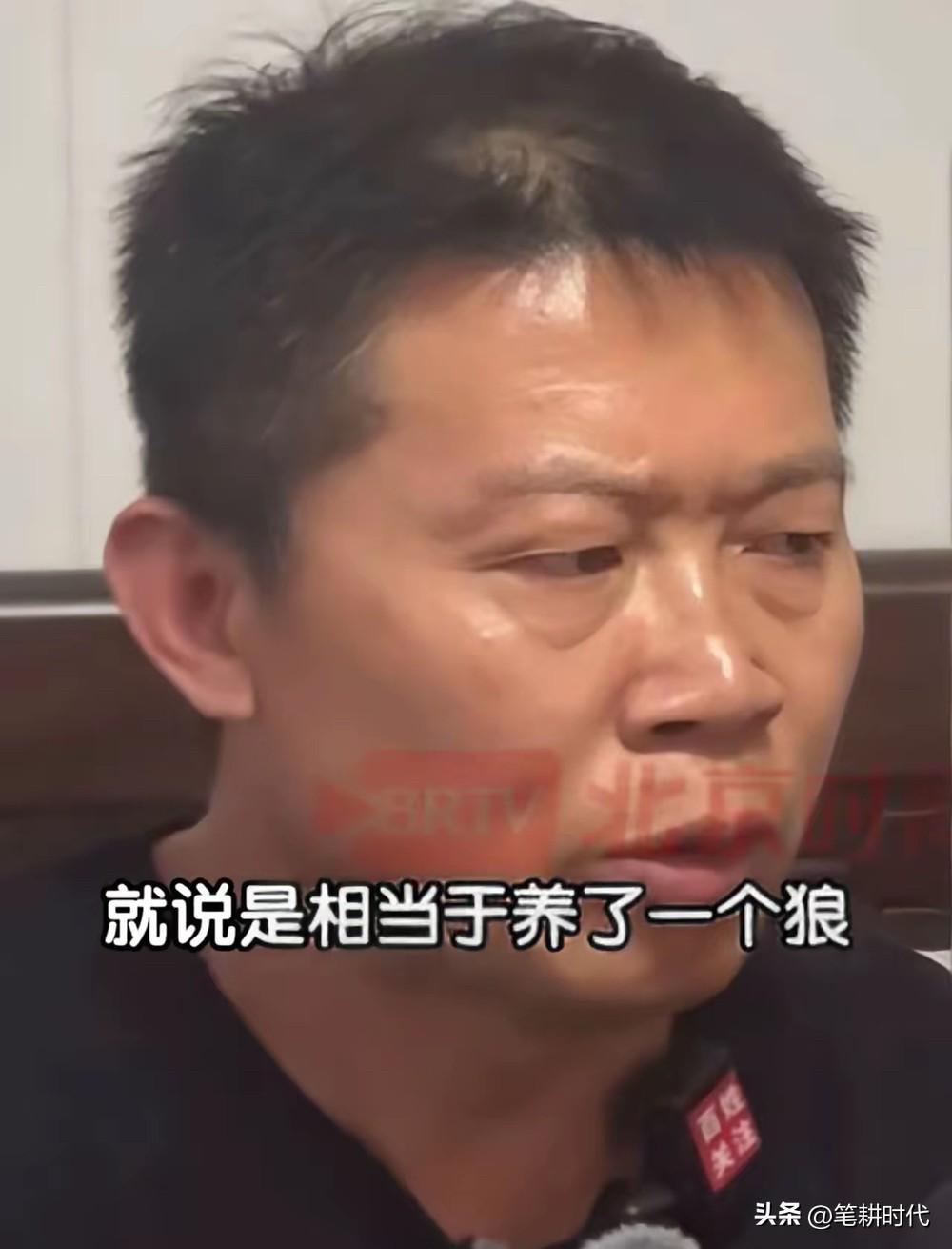 “我养了一只狼！”养了22年的大儿子，态度嚣张瞪眼姜先生，当庭辱骂：不管是不是亲