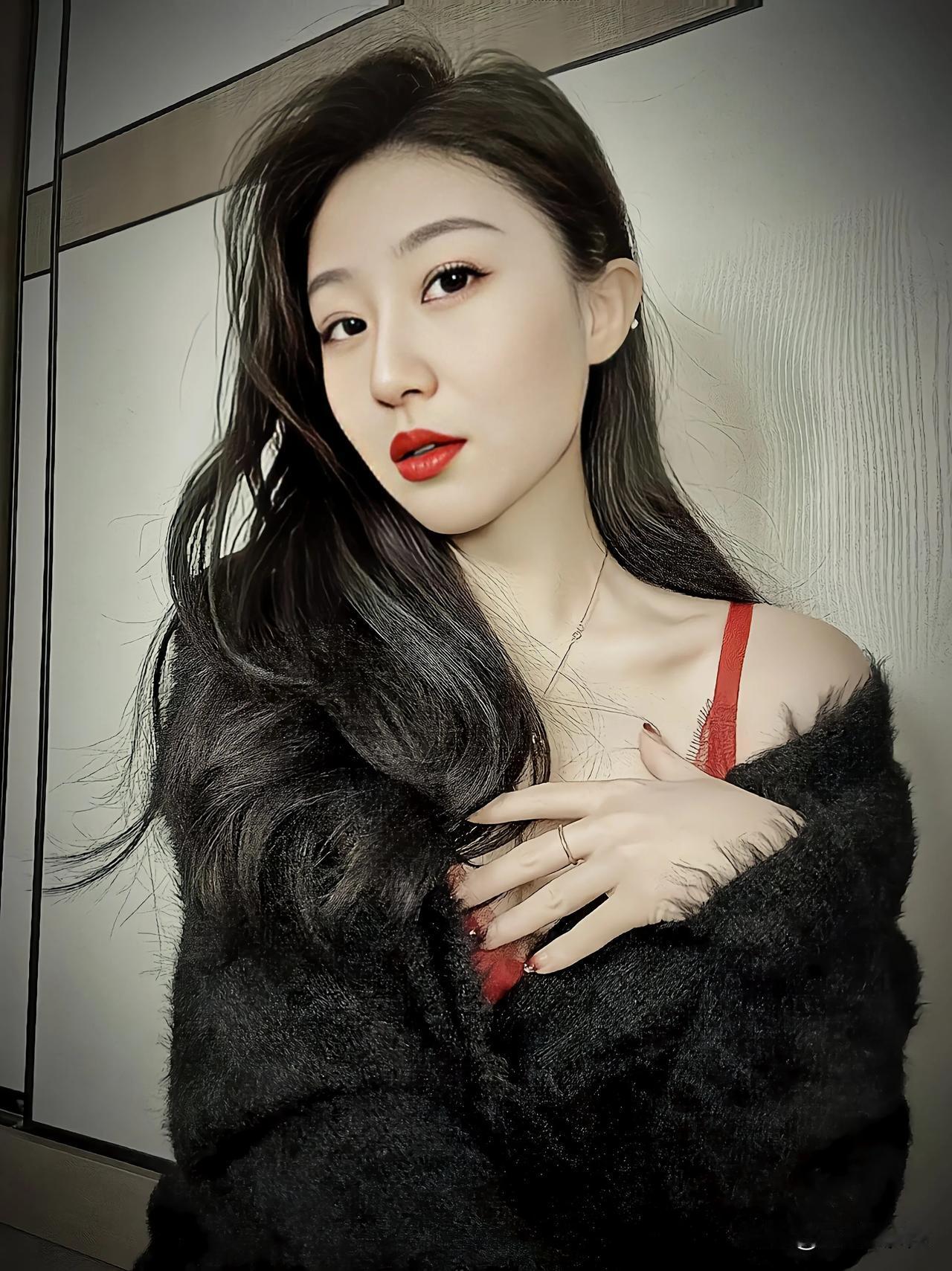 日出未必意味着光明，太阳也无非就是一颗晨星。只有在我们醒来时，才是真正的破晓。