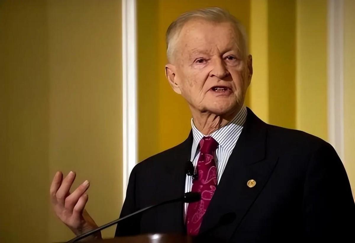 布热金斯基就为美国设计好了“退休”蓝图，他看到了美国霸权的终结，也看到了中国的复