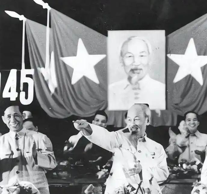 越南换掉了汉字，韩国把汉字挤到边缘，日本战后也曾大幅压缩汉字。结果呢？越南全面改